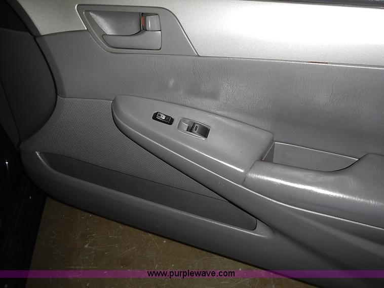 image for item I3645 2004 Toyota Camry Solara SE <br />Non-repairable title, parts only