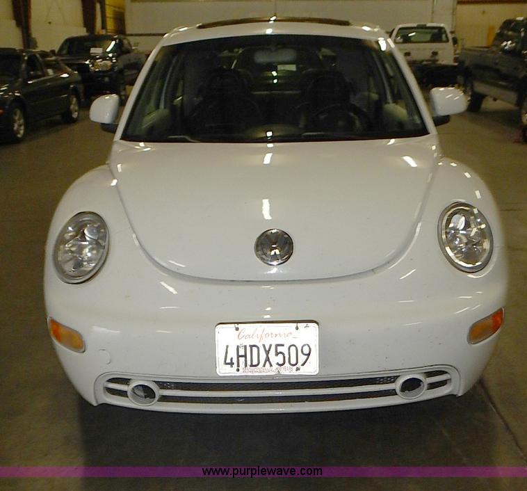 image for item I3646 2000 Volkswagen New Beetle GLX