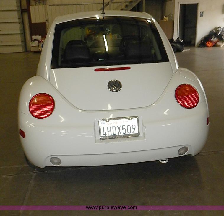 image for item I3646 2000 Volkswagen New Beetle GLX