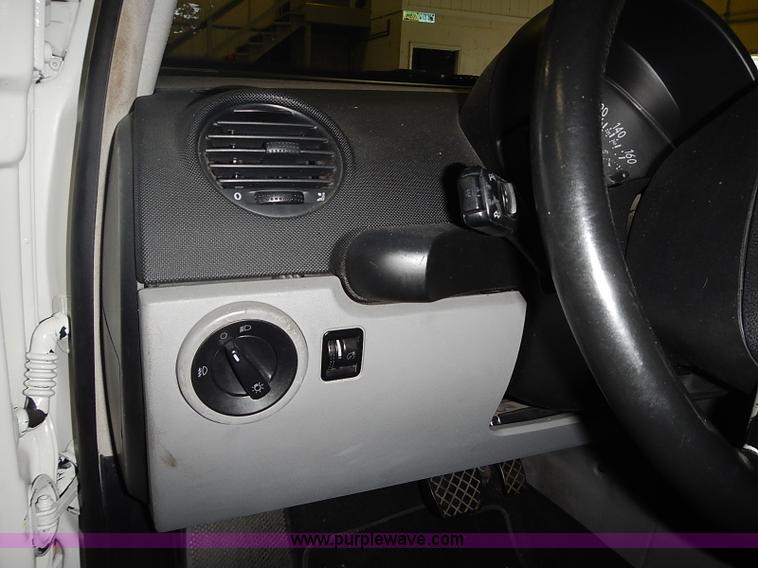 image for item I3646 2000 Volkswagen New Beetle GLX