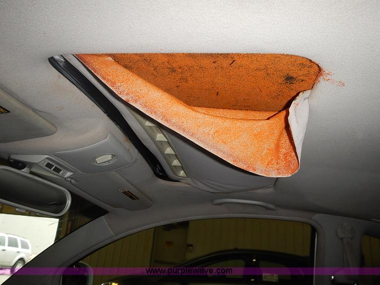 image for item I3646 2000 Volkswagen New Beetle GLX