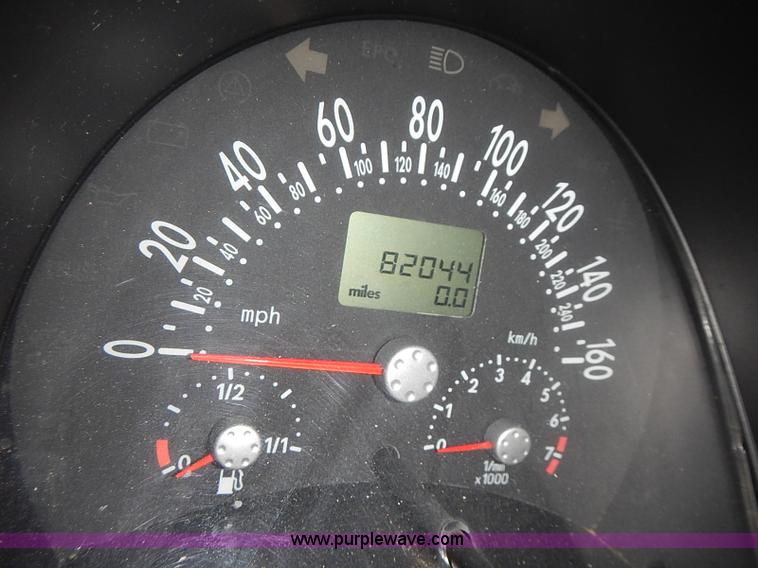 image for item I3646 2000 Volkswagen New Beetle GLX