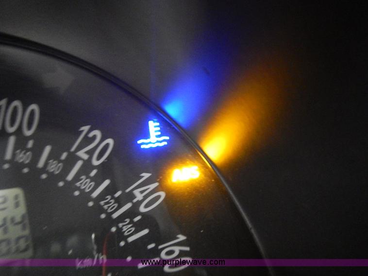 image for item I3646 2000 Volkswagen New Beetle GLX