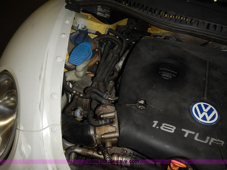 image for item I3646 2000 Volkswagen New Beetle GLX