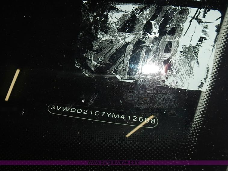 image for item I3646 2000 Volkswagen New Beetle GLX