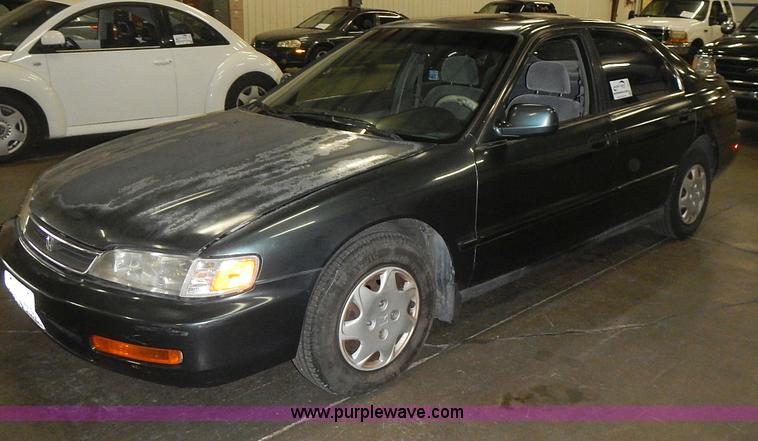 image for item I3647 1997 Honda Accord EX