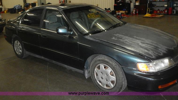 image for item I3647 1997 Honda Accord EX