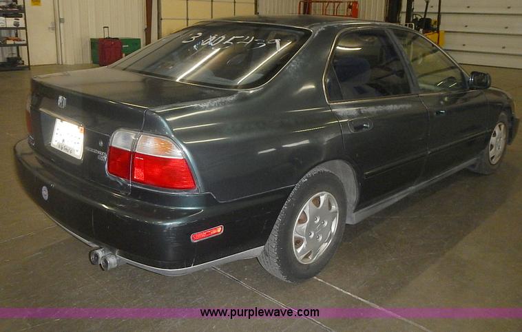 image for item I3647 1997 Honda Accord EX