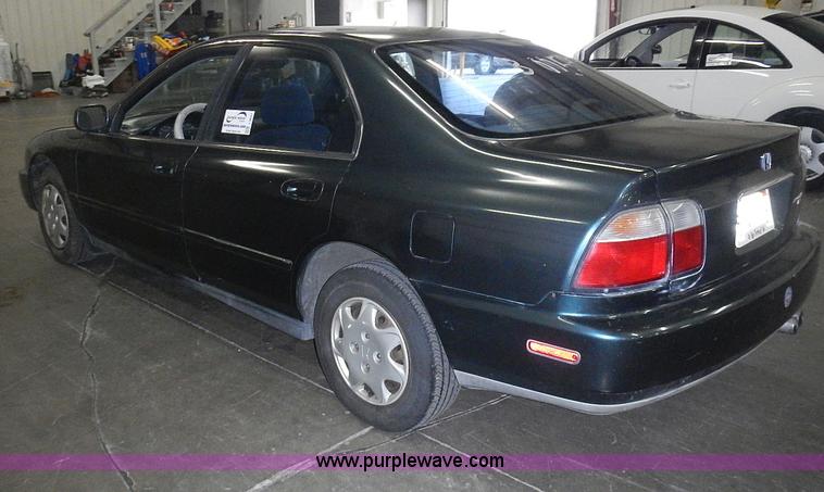 image for item I3647 1997 Honda Accord EX