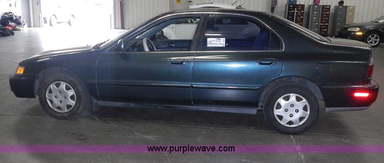 image for item I3647 1997 Honda Accord EX