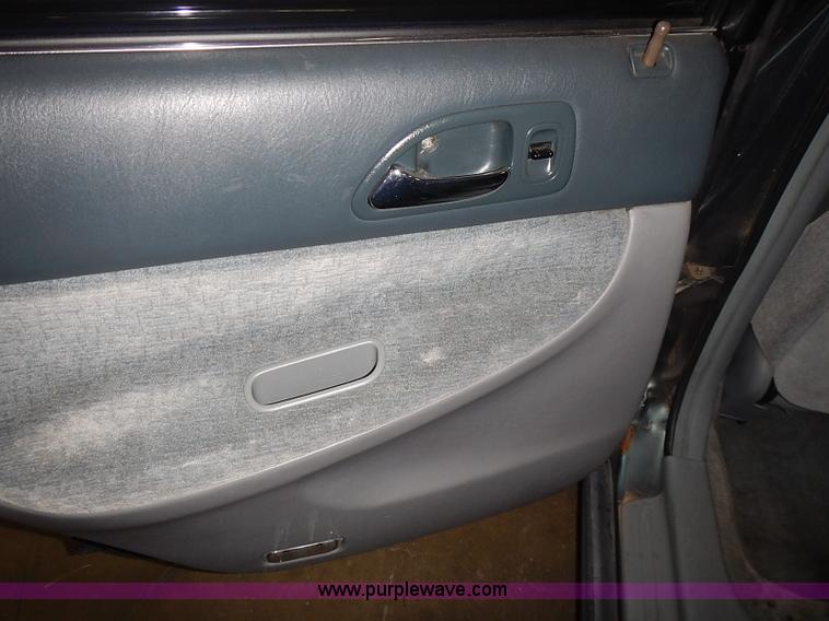 image for item I3647 1997 Honda Accord EX