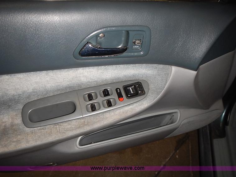 image for item I3647 1997 Honda Accord EX