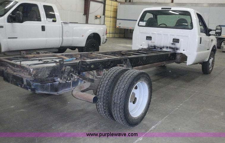image for item I3649 2000 Ford F450 Super Duty XL truck cab and chassis