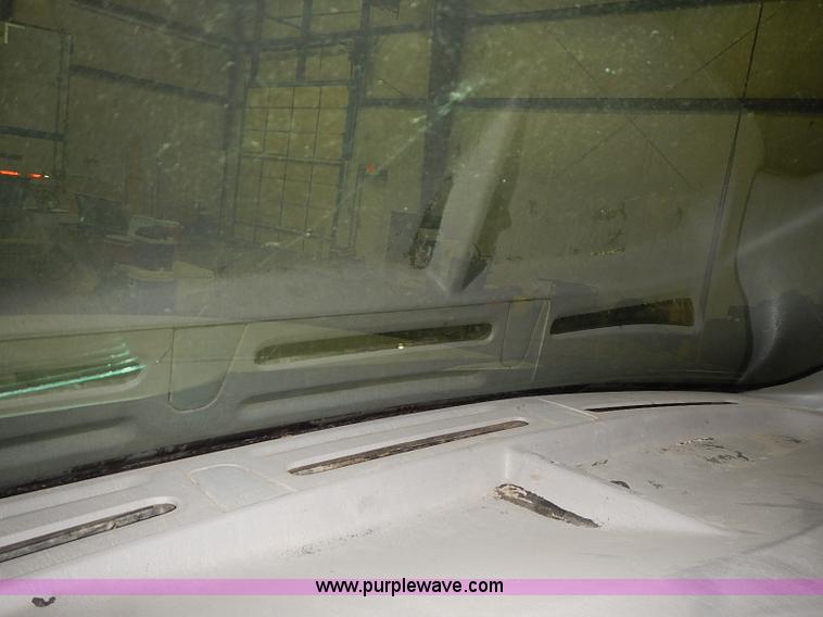 image for item I3649 2000 Ford F450 Super Duty XL truck cab and chassis