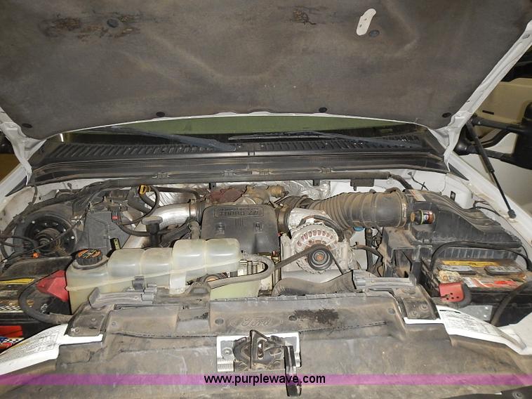 image for item I3649 2000 Ford F450 Super Duty XL truck cab and chassis