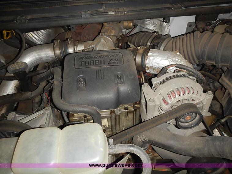 image for item I3649 2000 Ford F450 Super Duty XL truck cab and chassis