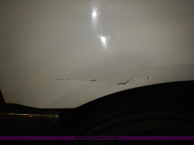 image for item I3649 2000 Ford F450 Super Duty XL truck cab and chassis