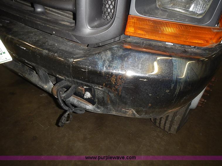 image for item I3649 2000 Ford F450 Super Duty XL truck cab and chassis