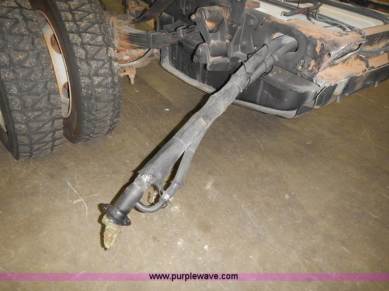 image for item I3649 2000 Ford F450 Super Duty XL truck cab and chassis