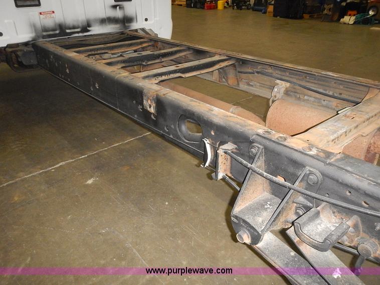 image for item I3649 2000 Ford F450 Super Duty XL truck cab and chassis