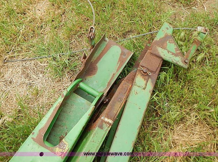 image for item AZ9962 (2) John Deere 11' markers