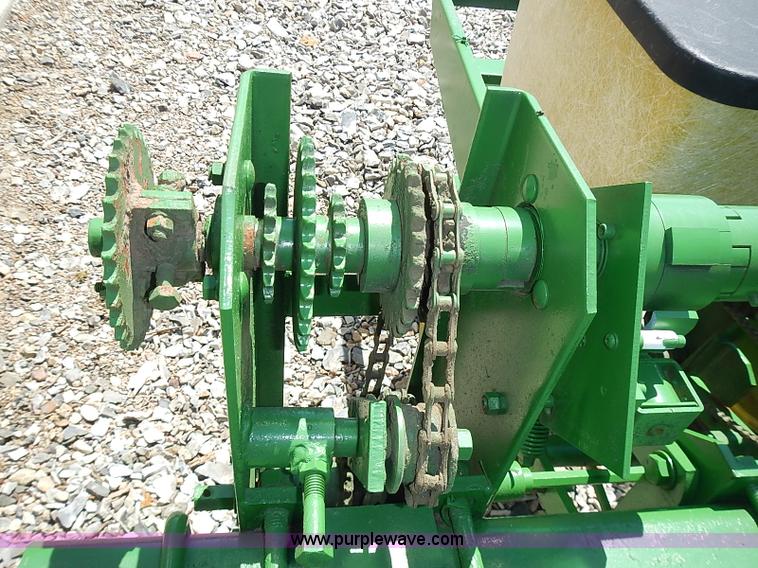 image for item AZ9989 John Deere 7100 two row plate-less planter