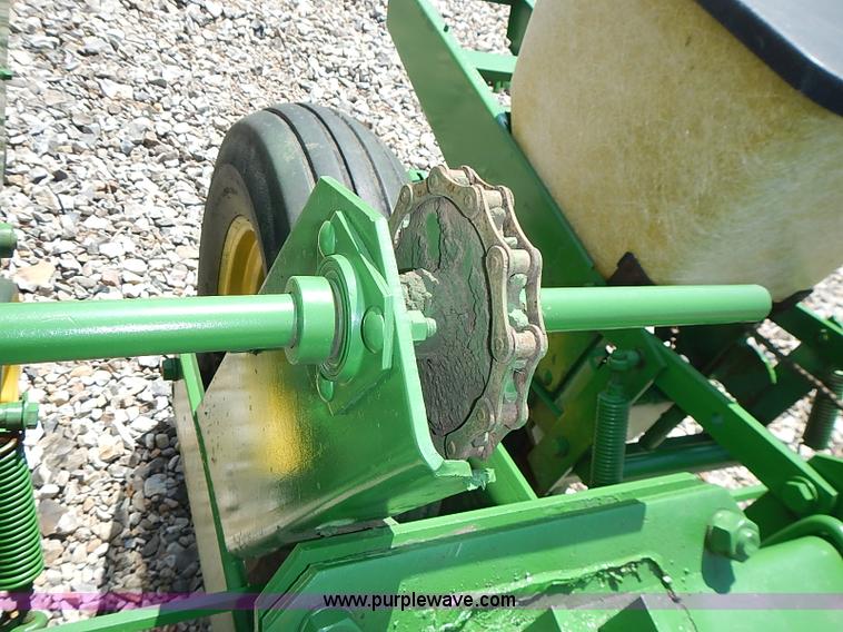 image for item AZ9989 John Deere 7100 two row plate-less planter