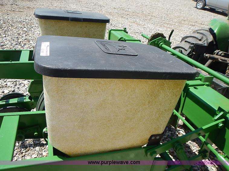 image for item AZ9989 John Deere 7100 two row plate-less planter