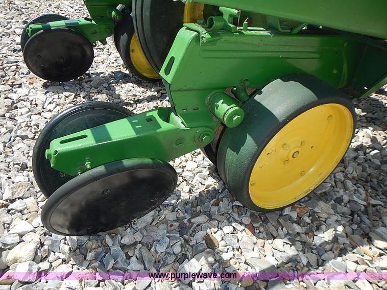 image for item AZ9989 John Deere 7100 two row plate-less planter