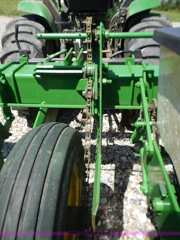 image for item AZ9989 John Deere 7100 two row plate-less planter