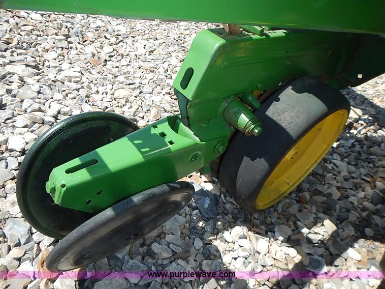 image for item AZ9989 John Deere 7100 two row plate-less planter