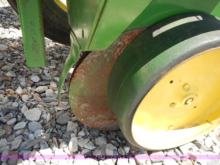 image for item AZ9989 John Deere 7100 two row plate-less planter