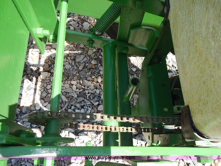 image for item AZ9989 John Deere 7100 two row plate-less planter
