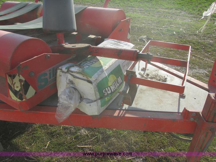 image for item E5177 Underhaug 7500 single bale wrapper