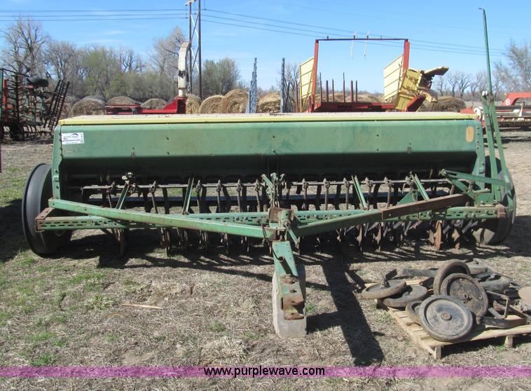 image for item G8416 John Deere 8350 grain drill