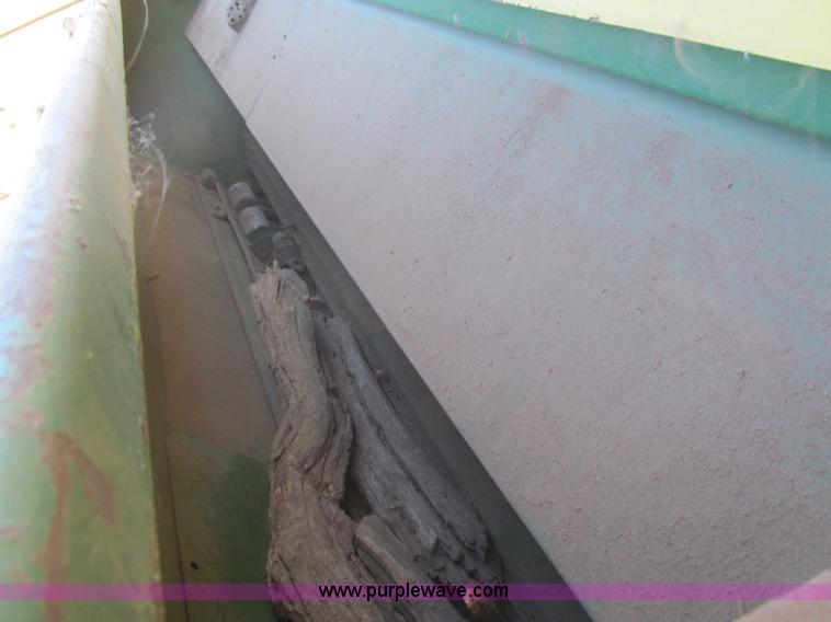 image for item G8416 John Deere 8350 grain drill