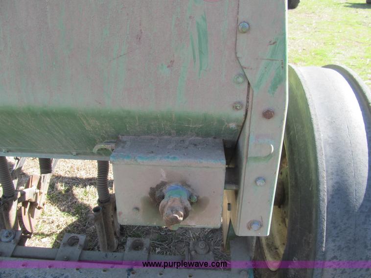 image for item G8416 John Deere 8350 grain drill