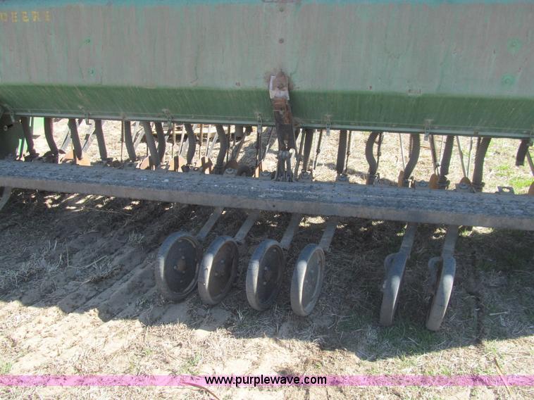 image for item G8416 John Deere 8350 grain drill