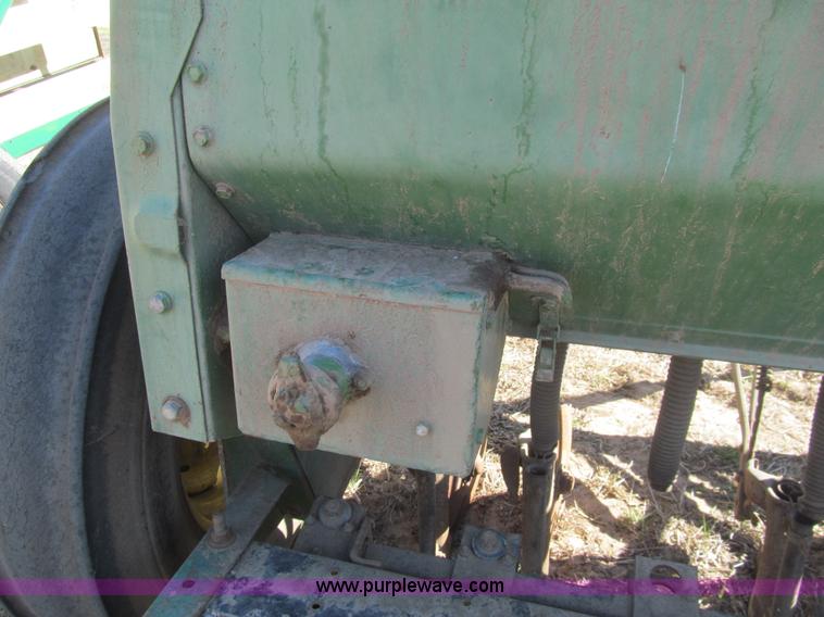image for item G8416 John Deere 8350 grain drill