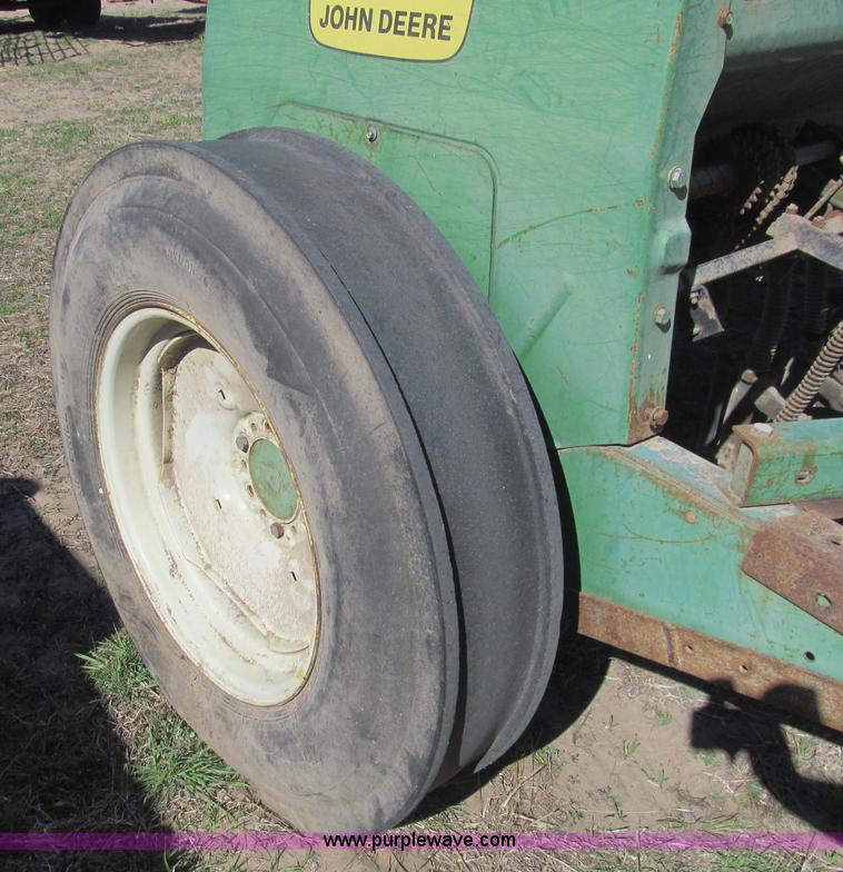 image for item G8416 John Deere 8350 grain drill