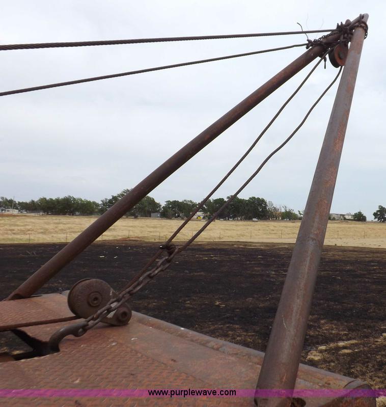 image for item H1877 1976 Dodge D600 gin pole truck