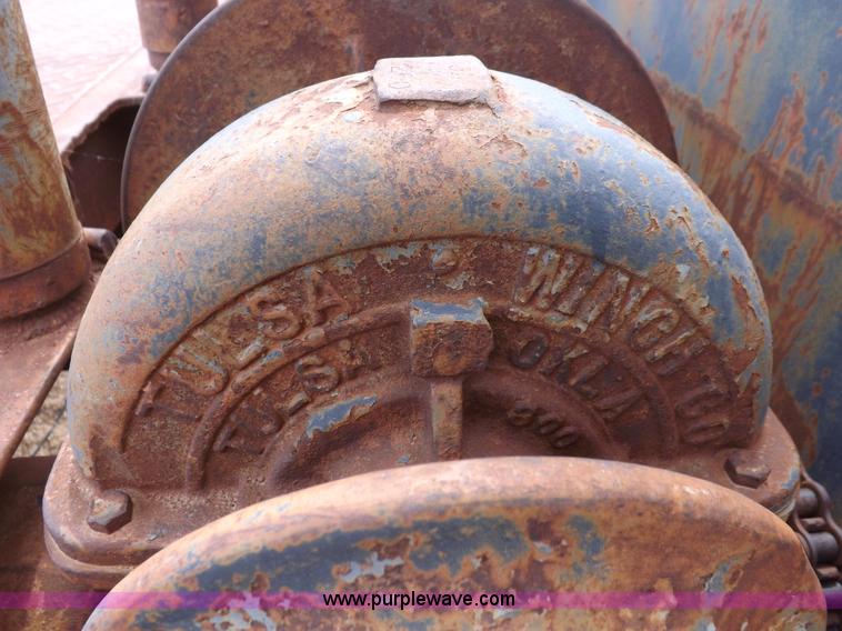 image for item H1877 1976 Dodge D600 gin pole truck