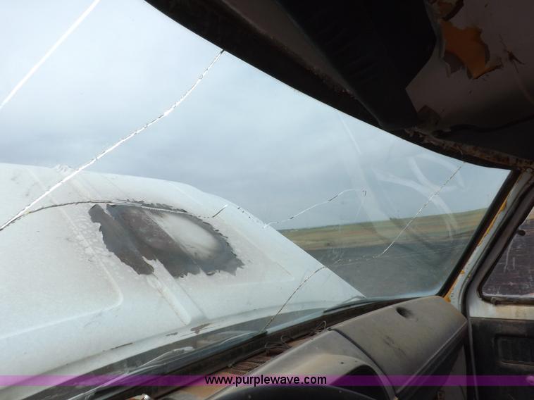 image for item H1877 1976 Dodge D600 gin pole truck