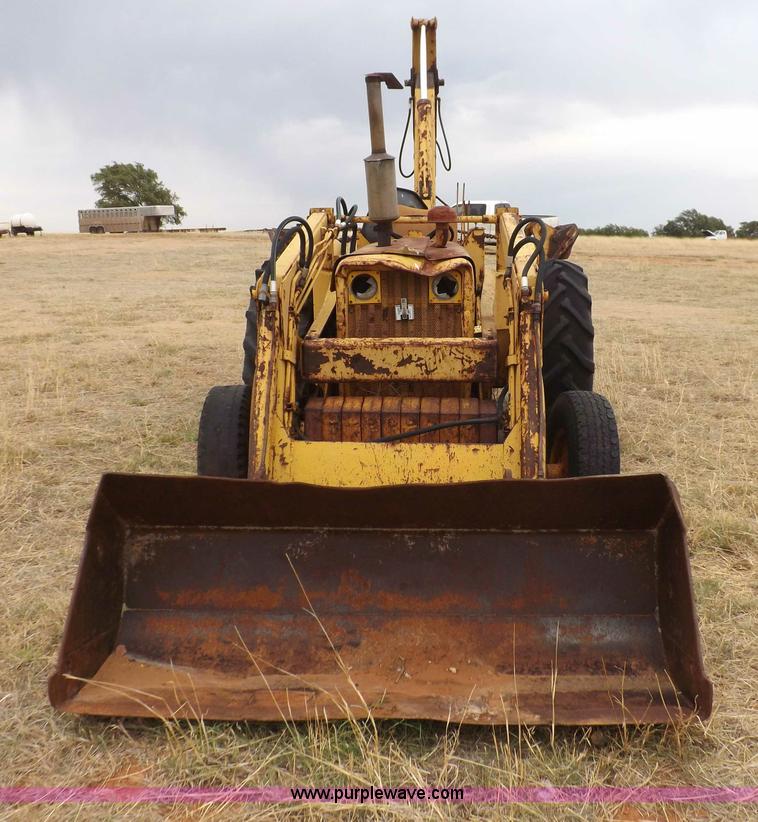 image for item H1878 International 2504 backhoe