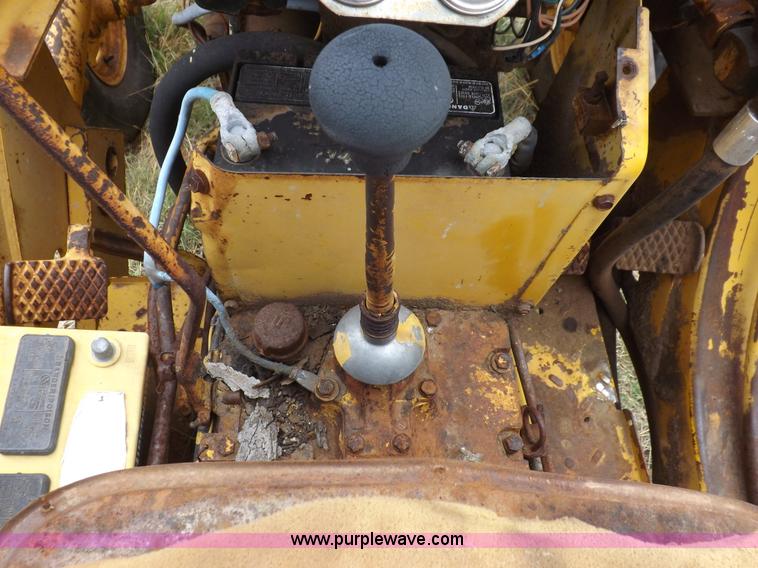 image for item H1878 International 2504 backhoe