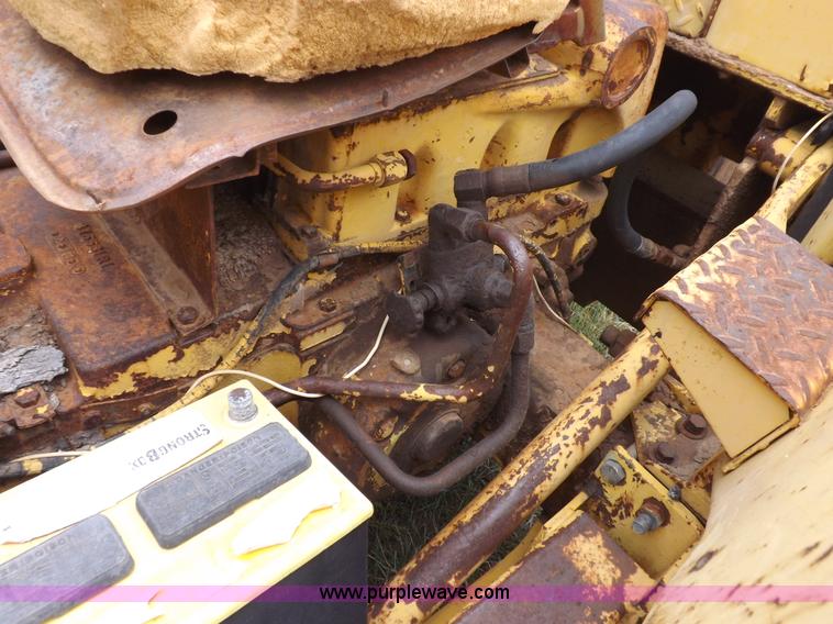 image for item H1878 International 2504 backhoe