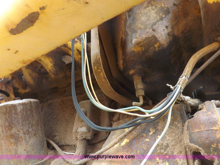 image for item H1878 International 2504 backhoe
