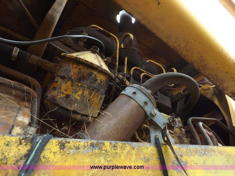 image for item H1878 International 2504 backhoe