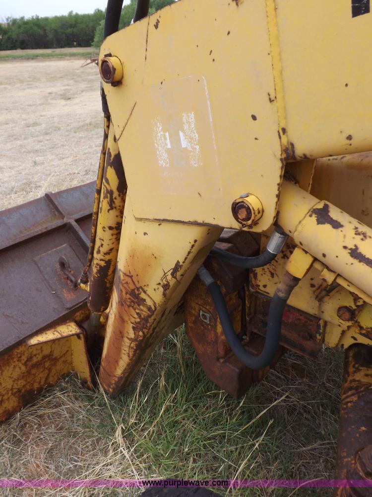 image for item H1878 International 2504 backhoe