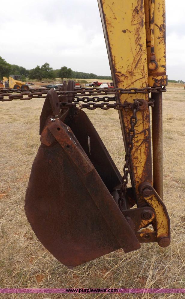 image for item H1878 International 2504 backhoe